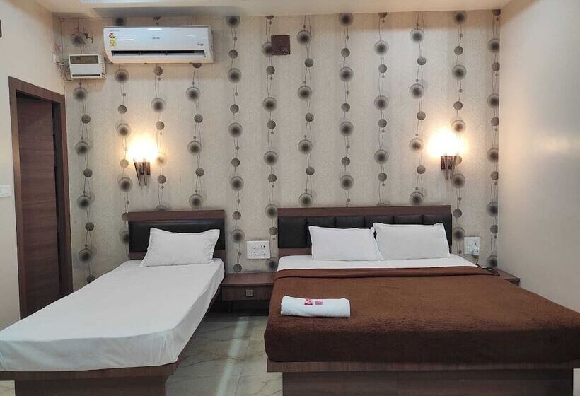 فندق Holiday Palace