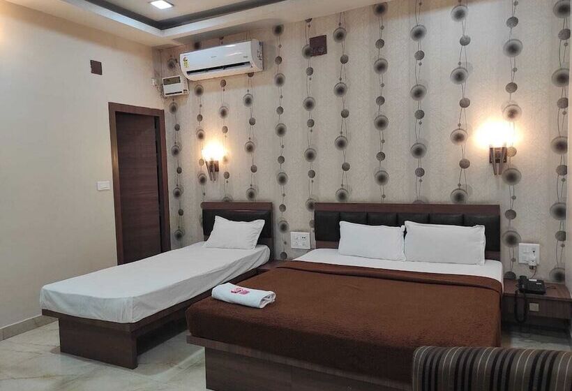 فندق Holiday Palace