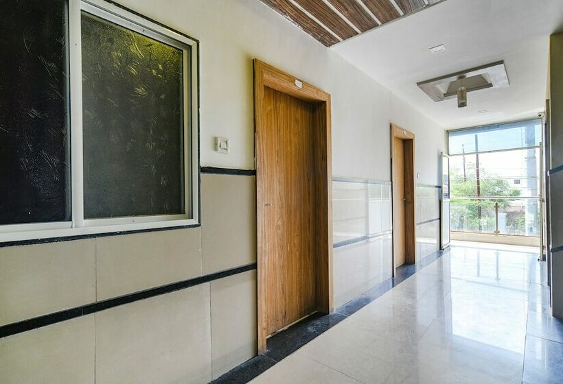 Fabhotel Parihar Palace