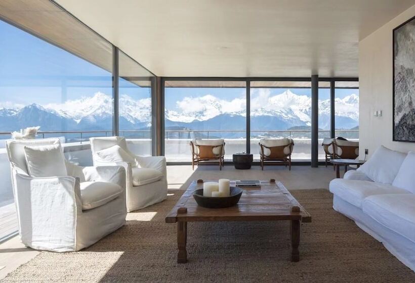 Sunyata Hotel. Deqin Meili