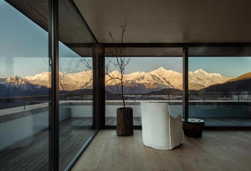 Sunyata Hotel. Deqin Meili
