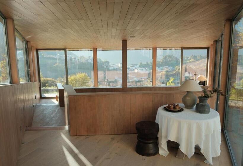 Sunyata Hotel. Deqin Meili