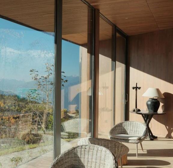 Sunyata Hotel. Deqin Meili