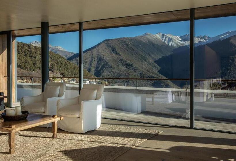 Sunyata Hotel. Deqin Meili