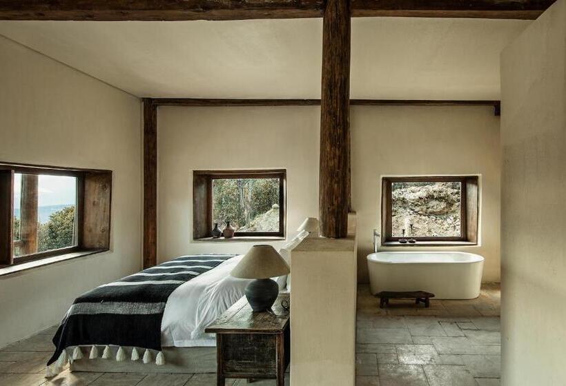 Sunyata Hotel. Deqin Meili