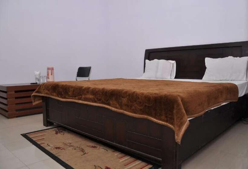 בית מלון כפרי Udika Palace