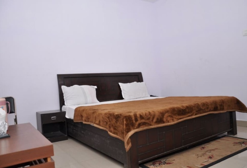 בית מלון כפרי Udika Palace