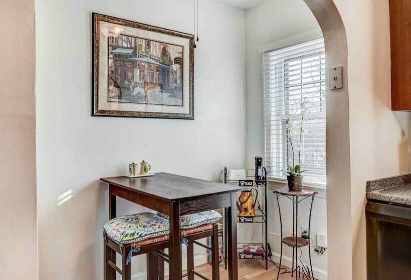 Idyllic Home Near Indianapolis Motor Speedway