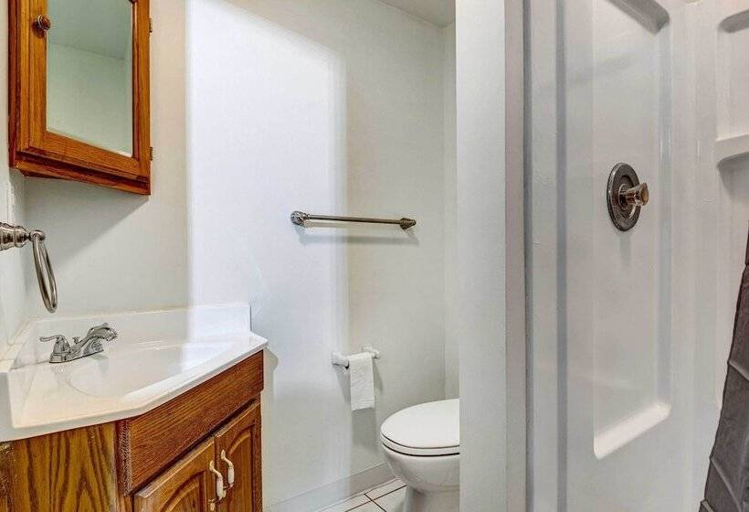 Idyllic Home Near Indianapolis Motor Speedway