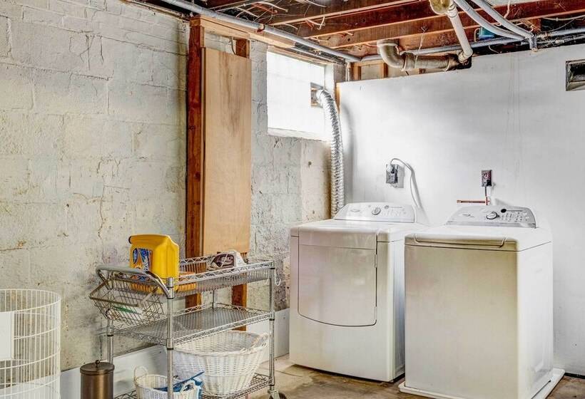 Idyllic Home Near Indianapolis Motor Speedway