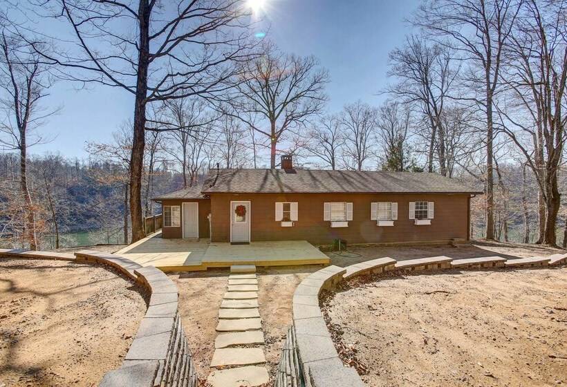 Lake Cumberland Cabin W/ Views & Fishing