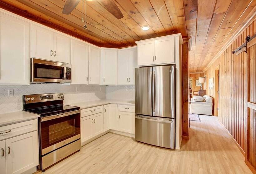 Lake Cumberland Cabin W/ Views & Fishing