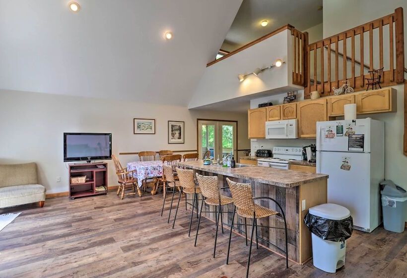 Deck, Hot Tub & Game Room: Lake Harmony Home