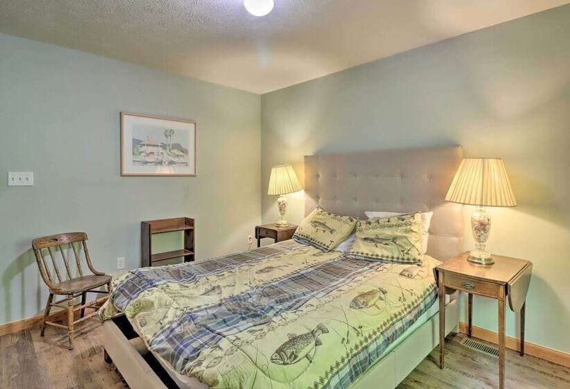 Deck, Hot Tub & Game Room: Lake Harmony Home