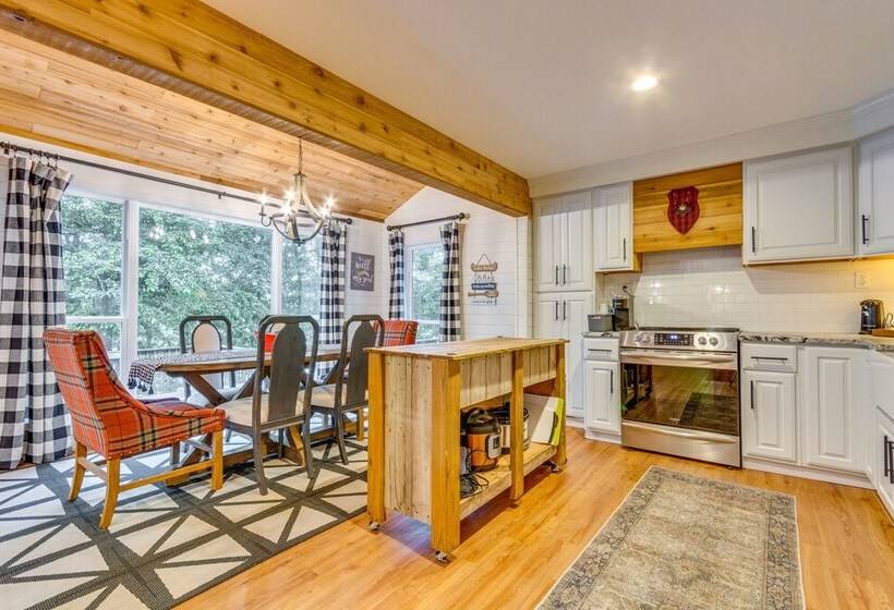 Lakefront Arkansas Abode   Deck, Grill & Fire Pit