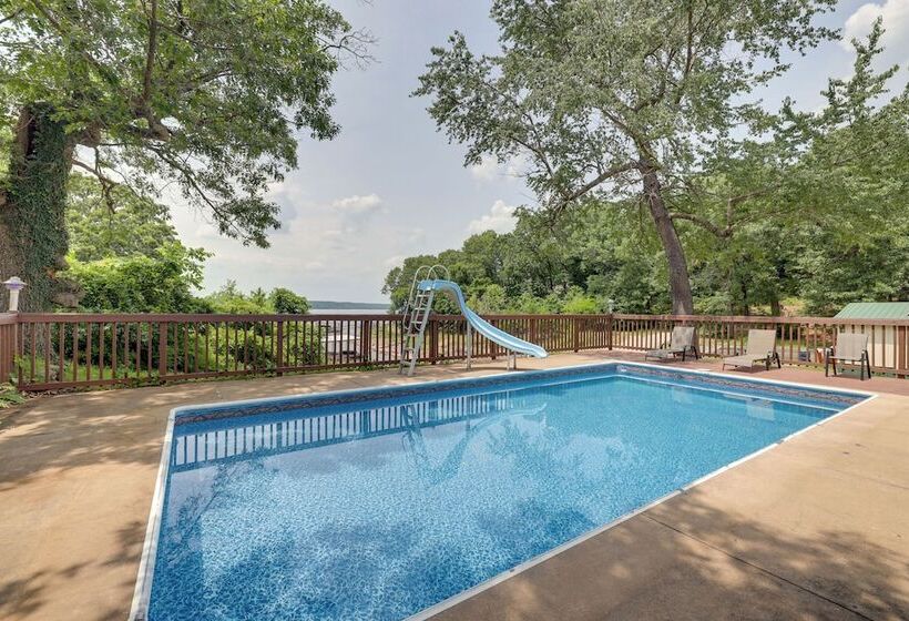 Dock & Pool Access: Lakefront Grove Home!