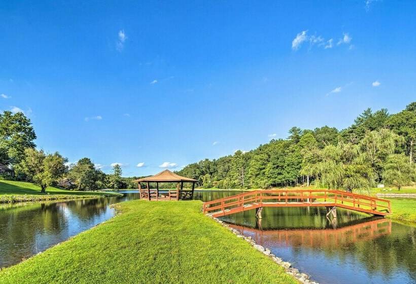 Lakefront Hendersonville Cabin Near Fishing!