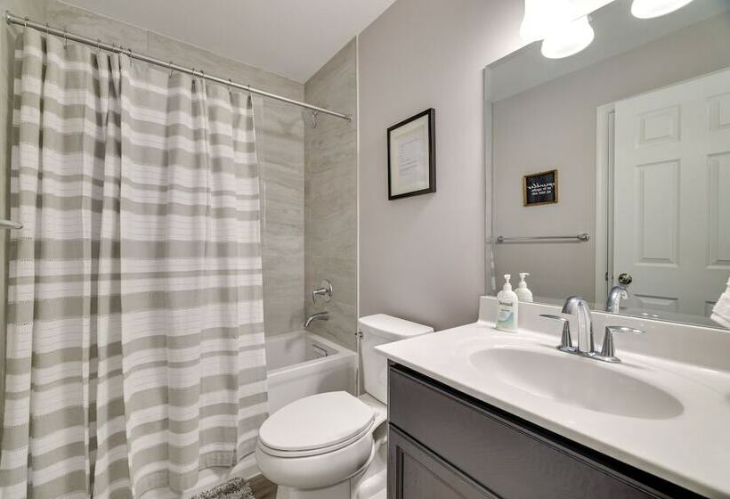 Lakefront Long Pond Home W/ Deck!