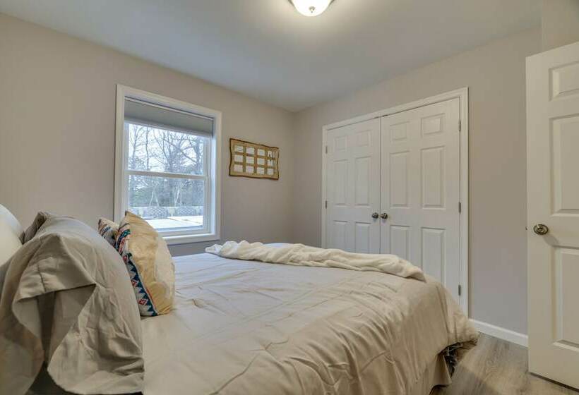 Lakefront Long Pond Home W/ Deck!