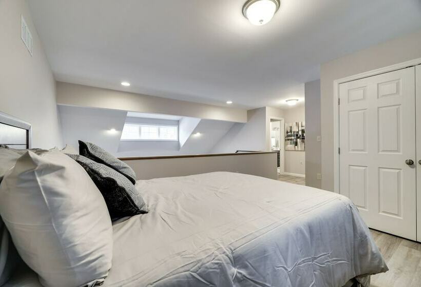 Lakefront Long Pond Home W/ Deck!