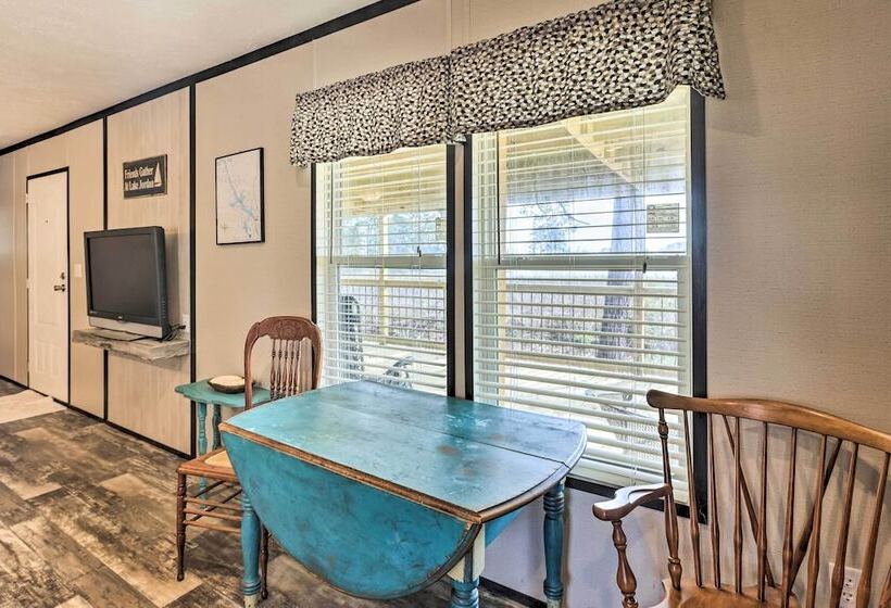Lakefront Wetumpka Escape W/ Furnished Deck!