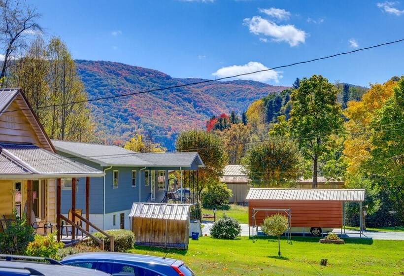 Laptop Friendly Appalachian Mountain Retreat!