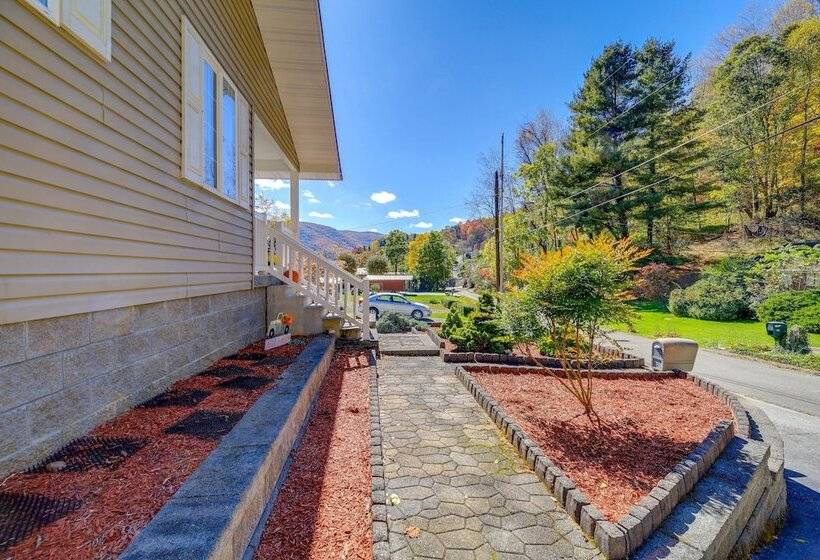 Laptop Friendly Appalachian Mountain Retreat!