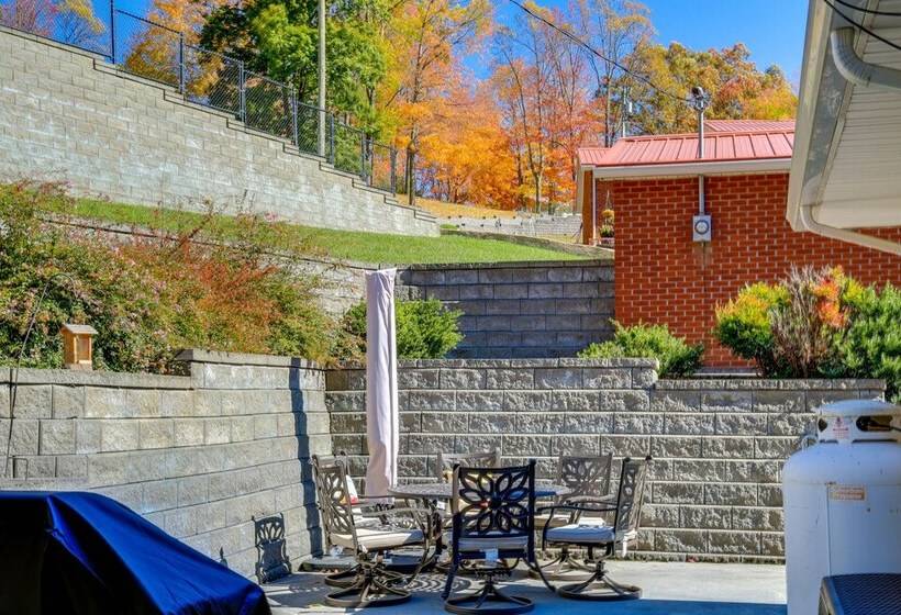 Laptop Friendly Appalachian Mountain Retreat!