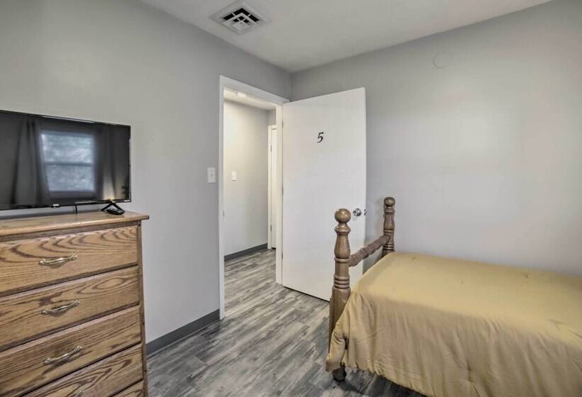 Near Mines & Meadows: Spacious Home W/ Game Room