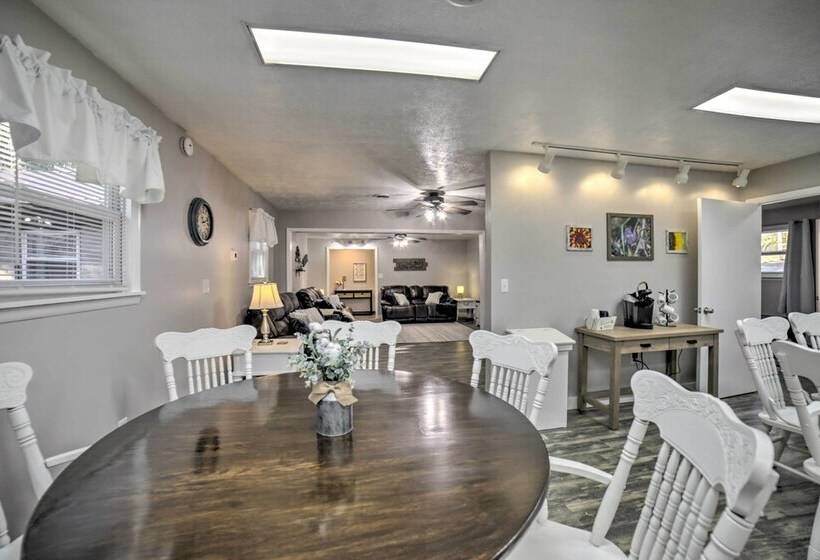 Near Mines & Meadows: Spacious Home W/ Game Room