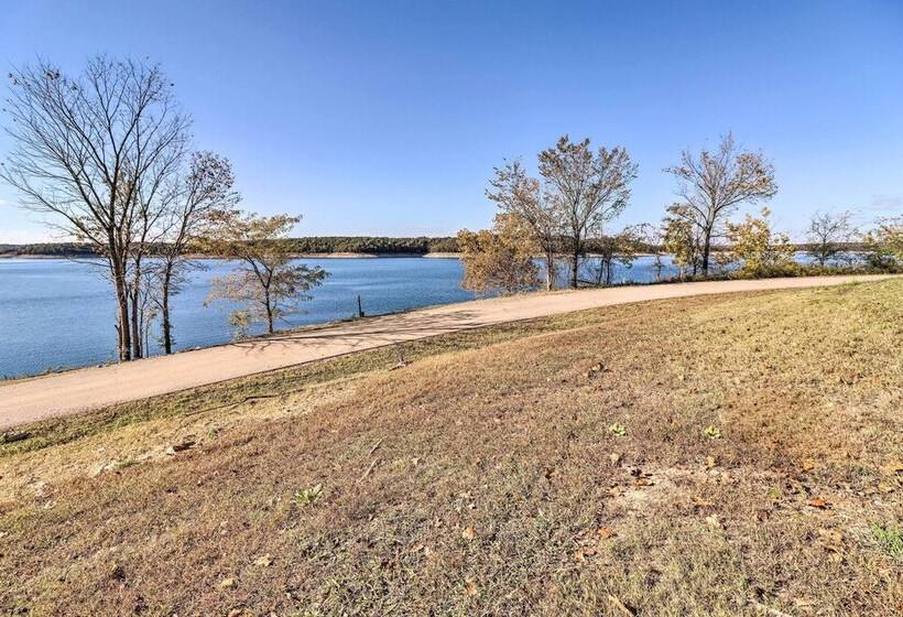 Large Home W/ Games: Walk To Bull Shoal Lake!