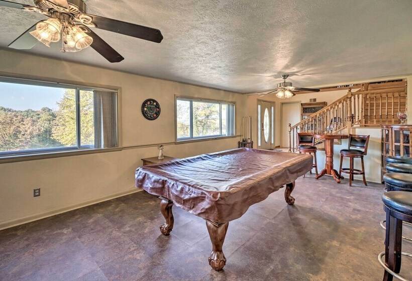 Large Home W/ Games: Walk To Bull Shoal Lake!