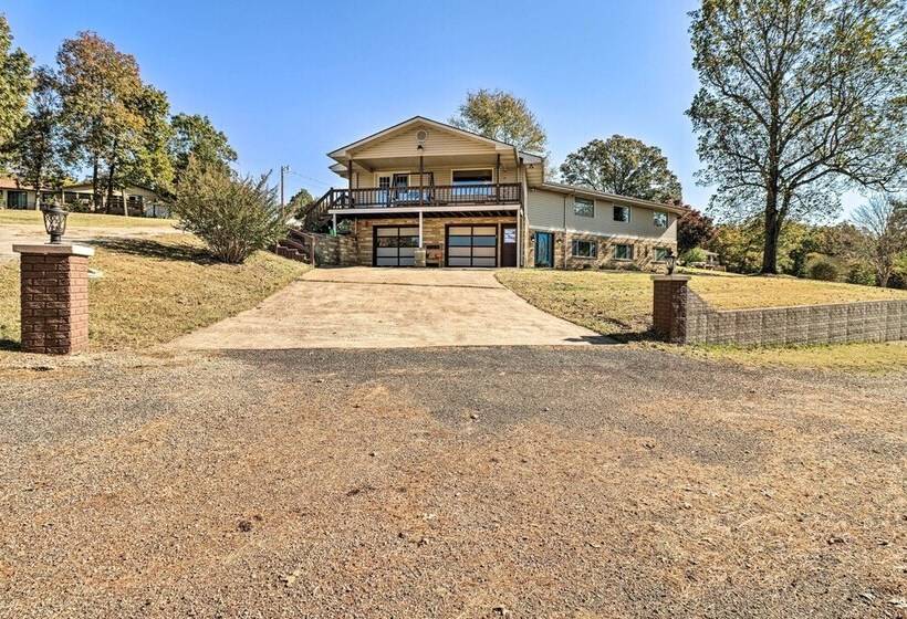 Large Home W/ Games: Walk To Bull Shoal Lake!