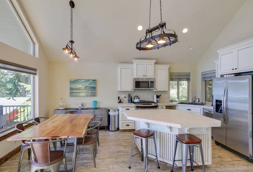 Loon Lake Waterfront Retreat: 2 Decks & Dock!