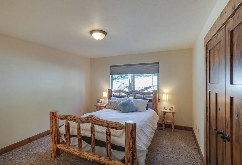 Loon Lake Waterfront Retreat: 2 Decks & Dock!