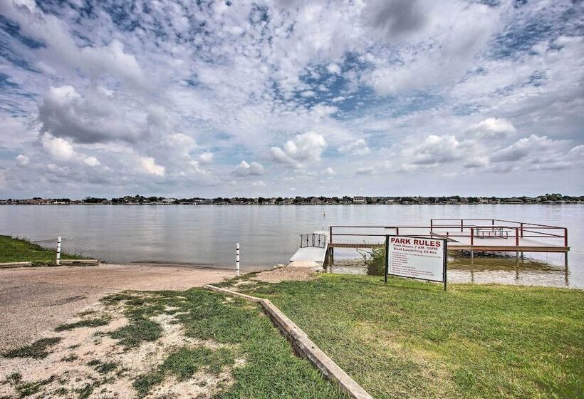 Granbury Cottage, Steps To Lake & Dock!