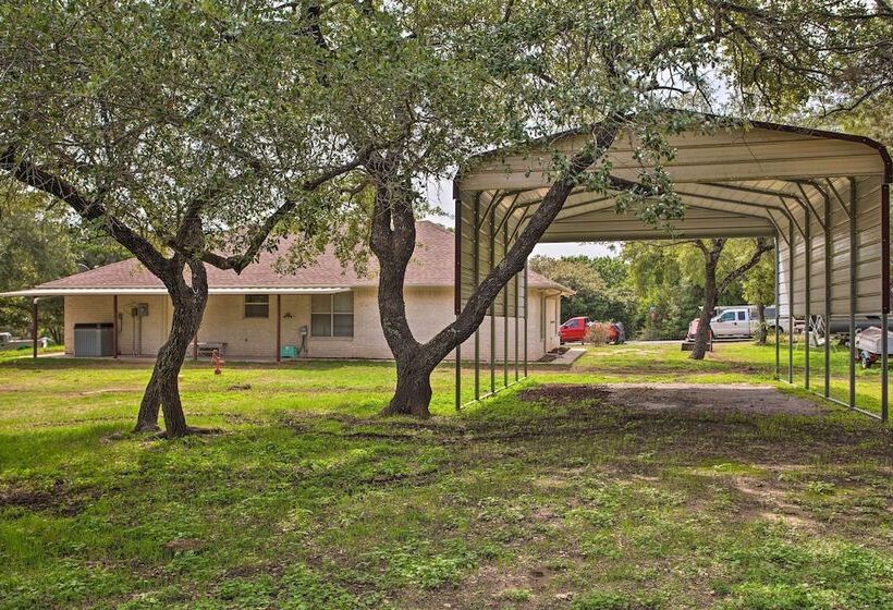 Granbury Cottage, Steps To Lake & Dock!