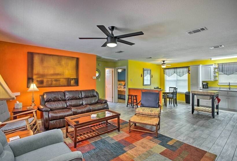 Granbury Cottage, Steps To Lake & Dock!