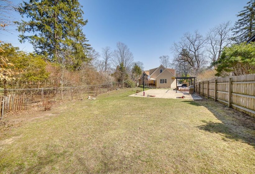 Lovely Kalamazoo River Home W/ Dock & Hot Tub