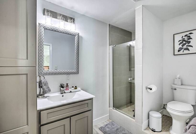 Norwalk Retreat W/ Pool ~ 11 Mi To Disneyland Park