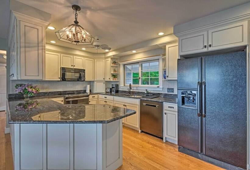 Lovely Waterfront Owls Head Home W/ Own Beach