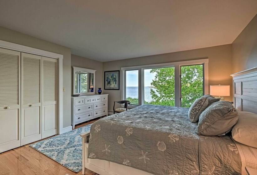 Lovely Waterfront Owls Head Home W/ Own Beach