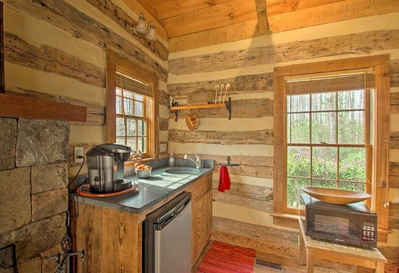 Numerous On Site Trails: Earlysville Wooded Cabin