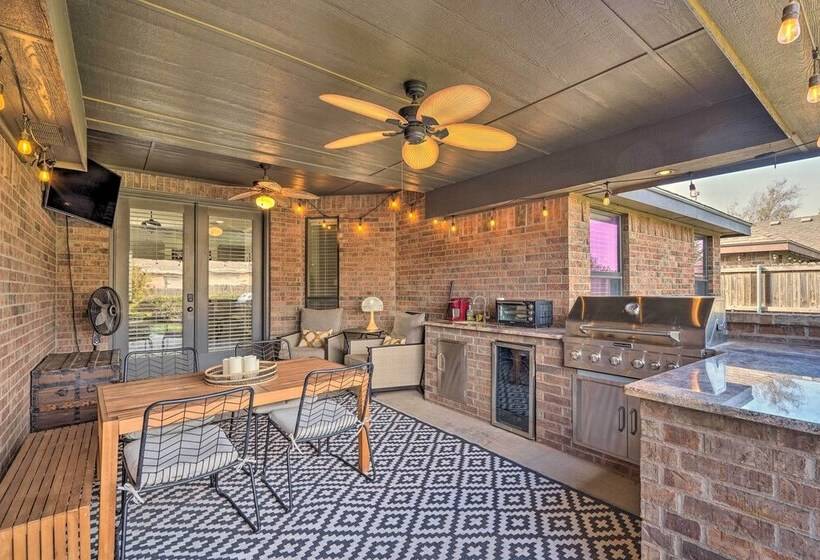 Luxe Midland Retreat W/ Patio, Grill & Yard!