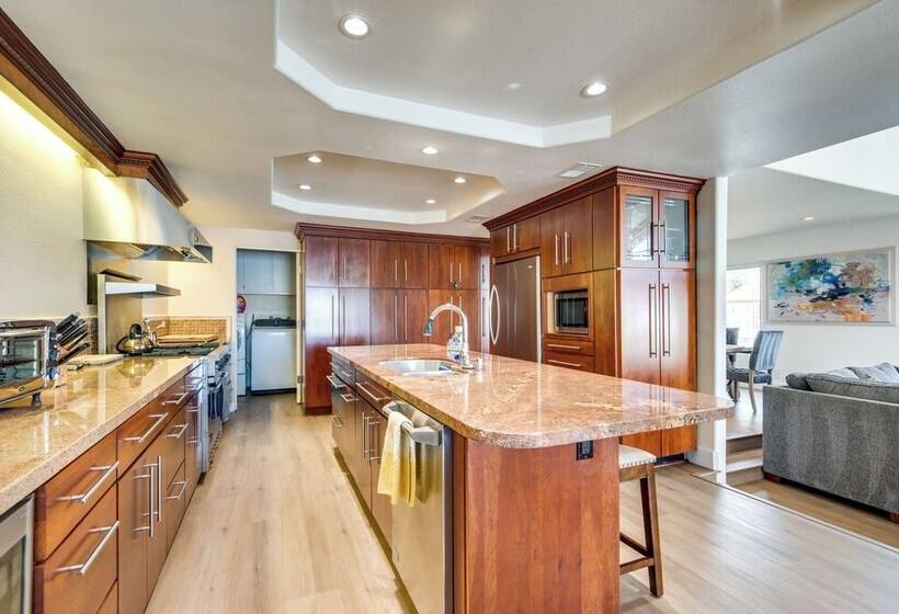 Luxurious Channel Islands Harbor Home W/ Boat Dock