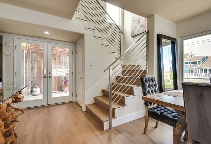 Luxurious Channel Islands Harbor Home W/ Boat Dock