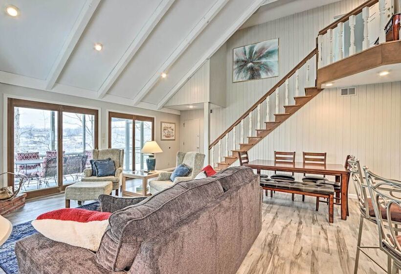 Screened Deck: Margaritaville Lake Resort Retreat!