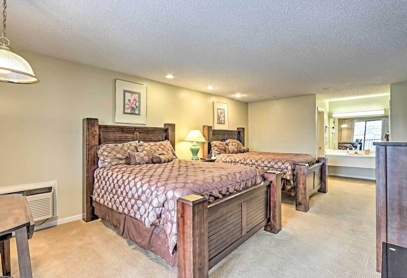 Screened Deck: Margaritaville Lake Resort Retreat!