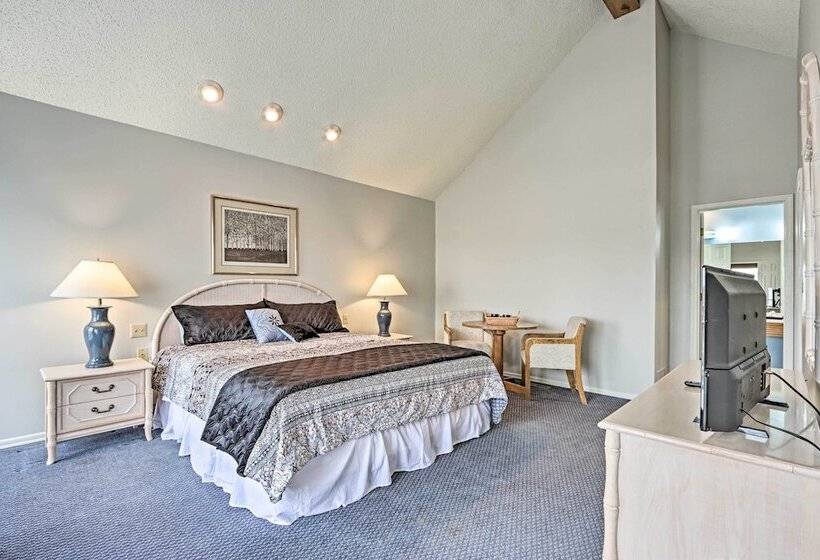 Screened Deck: Margaritaville Lake Resort Retreat!