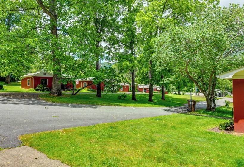 Maggie Valley Home: Near Festival Grounds!